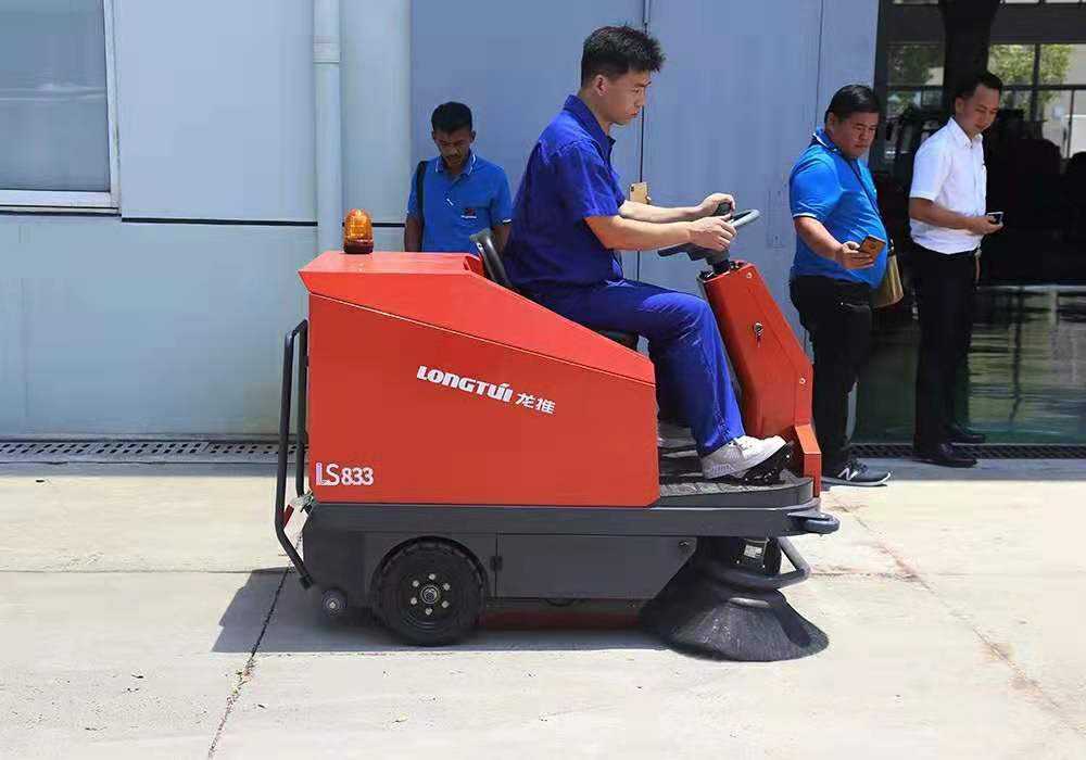 扫地机的基本类型与区分方式